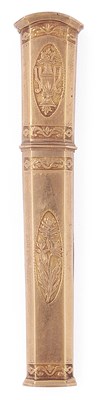 Lot 606 - A GOLD NEEDLE CASE