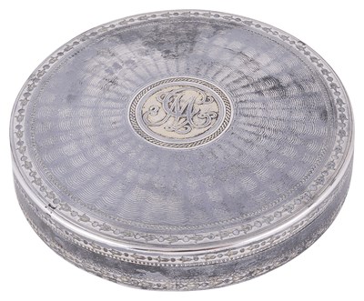 Lot 613 - A RUSSIAN PARCEL-GILT-SILVER AND NIELLO BOX AND COVER