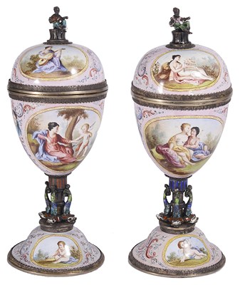 Lot 619 - A PAIR OF AUSTRO-HUNGARIAN SILVER AND ENAMEL CUPS AND COVERS