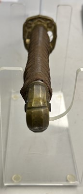 Lot 301 - A JAPANESE SHIN-GUNTO, SHOWA PERIOD (1926-1945), BLADE 1600-1700, SIGNED TAKADA JU FUJIWARA MUNEKAGE