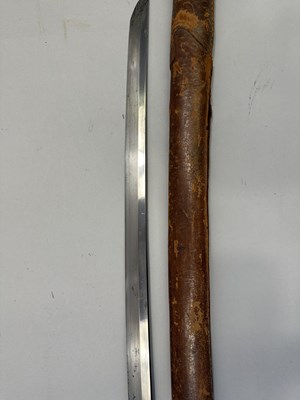 Lot 301 - A JAPANESE SHIN-GUNTO, SHOWA PERIOD (1926-1945), BLADE 1600-1700, SIGNED TAKADA JU FUJIWARA MUNEKAGE