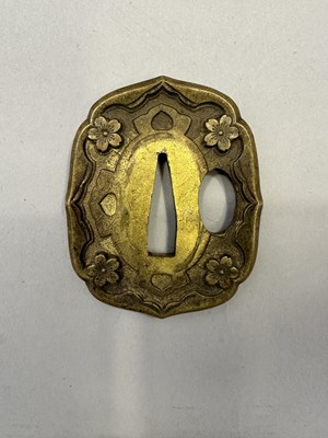 Lot 301 - A JAPANESE SHIN-GUNTO, SHOWA PERIOD (1926-1945), BLADE 1600-1700, SIGNED TAKADA JU FUJIWARA MUNEKAGE