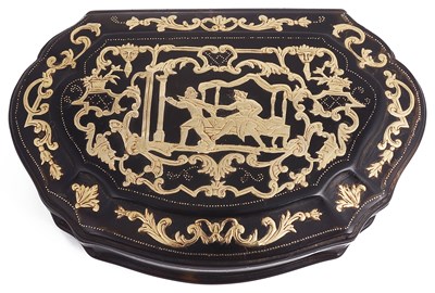 Lot 642 - ~A TORTOISESHELL SNUFF BOX