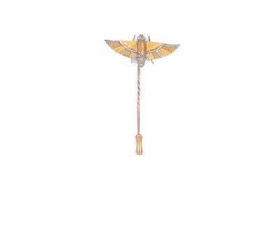 Lot 678 - GOLD EGYPTIANESQUE SCARAB STICK PIN