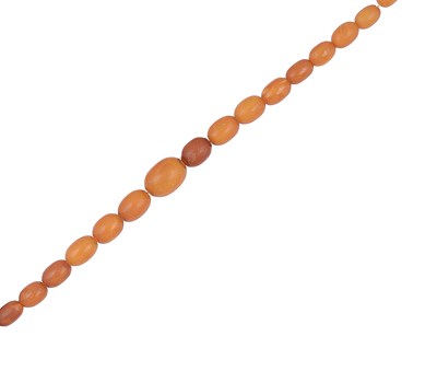 Lot 696 - AMBER NECKLACE