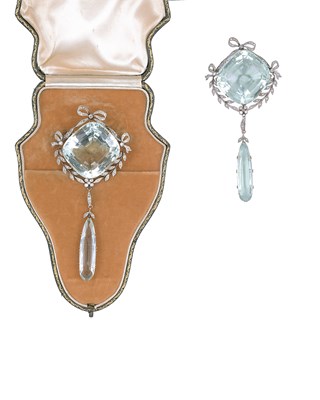 Lot 706 - AQUAMARINE AND DIAMOND BROOCH