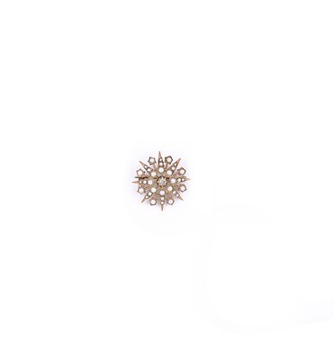 Lot 710 - CULTURED PEARL AND DIAMOND BROOCH/PENDANT