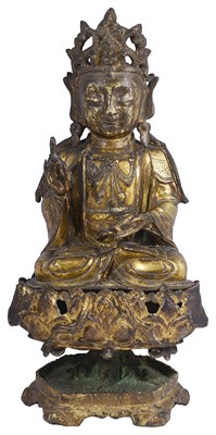 Lot 20 - A CHINESE GILT-BRONZE FIGURE OF GUANYIN ON A PEDESTAL LOTUS STAND