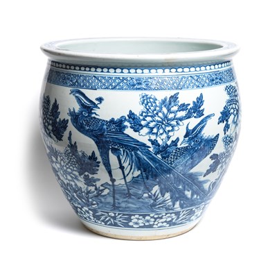 Lot 31 - A CHINESE BLUE AND WHITE LARGE JARDINIERE