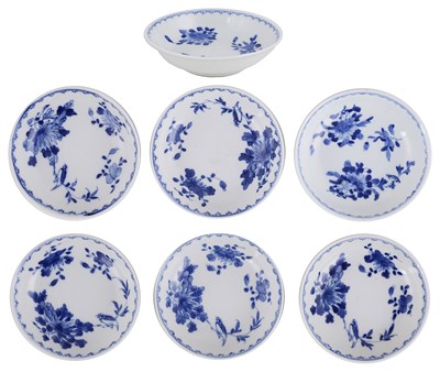 Lot 37 - A GROUP OF SEVEN CHINESE BLUE AND WHITE DISHES