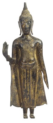 Lot 104 - A GILT LACQUERED BRONZE FIGURE OF BUDDHA