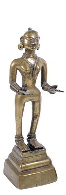 Lot 162 - A BRONZE FIGURE OF A FEMALE DEITY