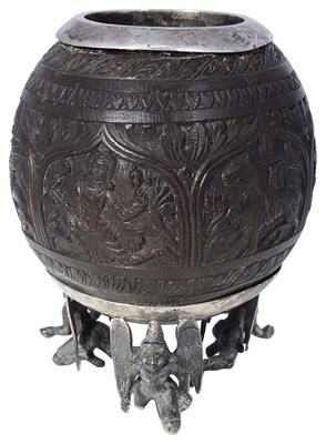 Lot 171 - A CARVED COCONUT SHELL
