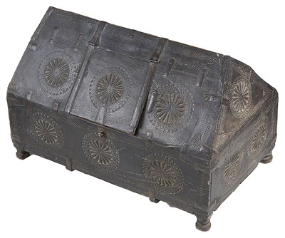 Lot 190 - A TRIBAL DOWRY BOX