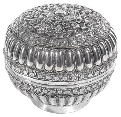 Lot 346 - A SILVER LIMEBOX