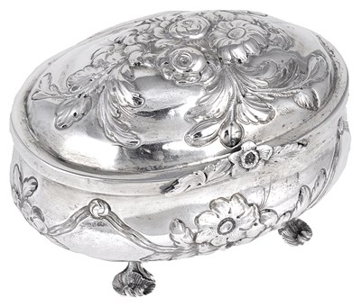 Lot 363 - A GERMAN SILVER SUGAR BOX