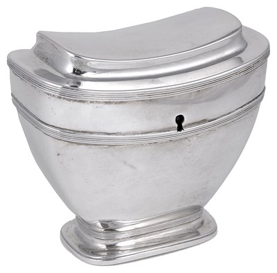 Lot 367 - A DUTCH SILVER TEA CADDY