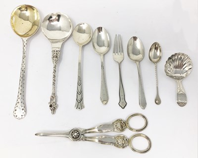 Lot 382 - A PAIR OF GEORGE IV SILVER GRAPE SHEARS