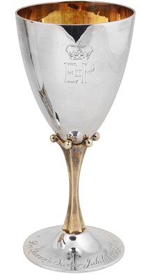 Lot 411 - A PARCEL-GILT-SILVER ELIZABETH II SILVER JUBILEE GOBLET