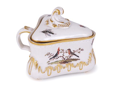 Lot 53 - A SMALL LUDWIGSBURG BOX AND COVER