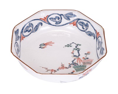 Lot 134 - A JAPANESE KAKIEMON BOWL