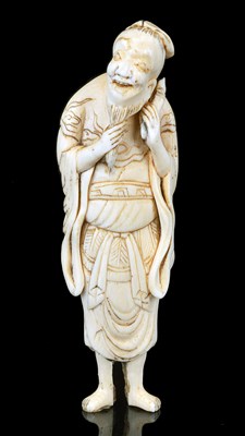 Lot 151 - A JAPANESE IVORY NETSUKE OF A SENNIN