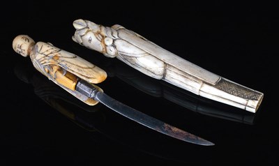 Lot 153 - A JAPANESE STAG ANTLER KNIFE CASE, EDO PERIOD