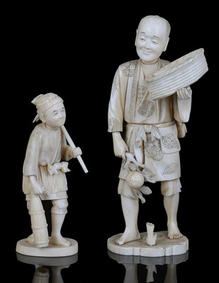 Lot 181 - A JAPANESE SECTIONAL MARINE IVORY FIGURE OF A PEASANT
