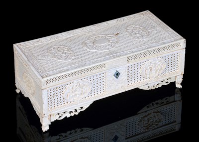 Lot 201 - A CHINESE IVORY RECTANGULAR BOX