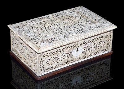 Lot 204 - AN IVORY-MOUNTED BOX
