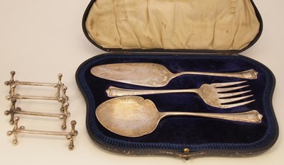 Lot 240 - A SET OF THREE SILVER DESSERT SERVERS