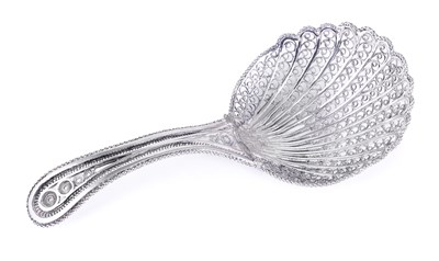Lot 249 - A GEORGE III SILVER FILIGREE CADDY SPOON