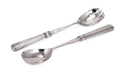 Lot 252 - A PAIR OF CHINESE SILVER SALAD SERVERS