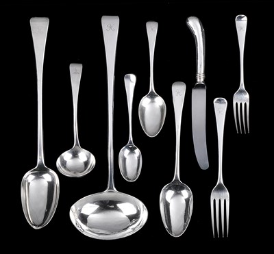 Lot 271 - A MATCHED SET OF GEORGIAN TABLE SILVER