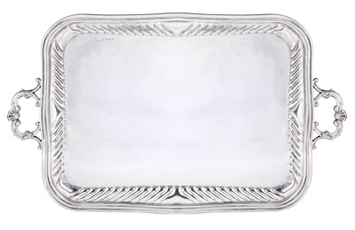 Lot 338 - A GEORGE V SILVER TRAY