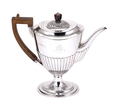 Lot 347 - A VICTORIAN SILVER COFFEE POT