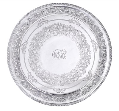 Lot 357 - AN EDWARDIAN SILVER SALVER