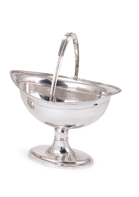 Lot 387 - ANOTHER IRISH GEORGE III SILVER SWEETMEAT BASKET