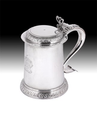 Lot 393 - A GEORGE III ENGLISH PROVINCIAL SILVER TANKARD
