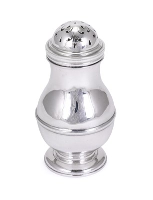 Lot 404 - A GEORGE I SILVER CASTER