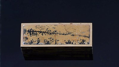Lot 419 - AN AMERICAN DENDRITIC JASPER SET BOX