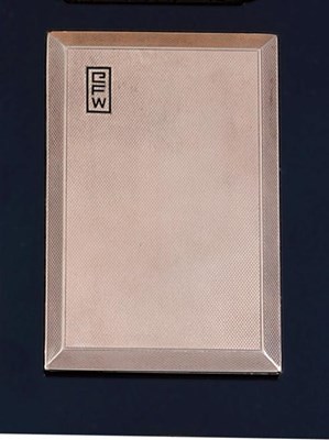 Lot 426 - A GOLD CIGARETTE CASE
