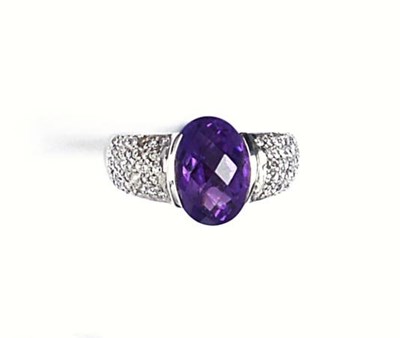 Lot 468 - AMETHYST AND DIAMOND RING