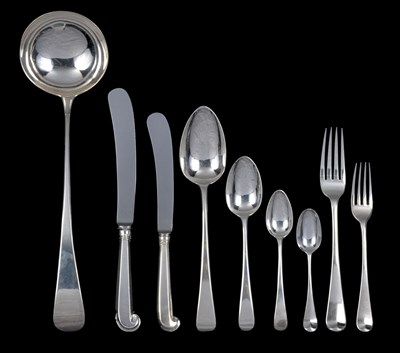 Lot 188 - A MATCHED SET OF GEORGIAN TABLE SILVER