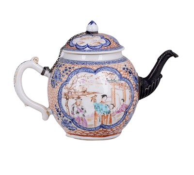 Lot 4 - A CHINESE PORCELAIN TEAPOT AND COVER