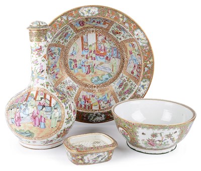 Lot 9 - A CHINESE FAMILLE ROSE WATER BOTTLE AND A BASIN