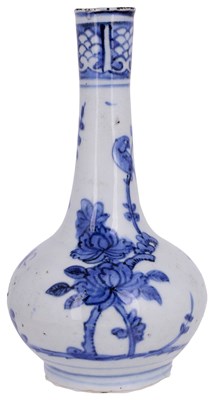 Lot 13 - A SMALL CHINESE PORCELAIN BOTTLE VASE