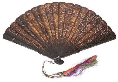 Lot 30 - ~A CHINESE TORTOISESHELL BRISE FAN