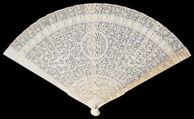 Lot 32 - ~A CHINESE IVORY BRISE FAN