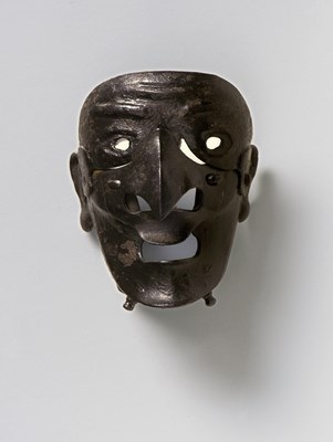 Lot 217 - A JAPANESE MASK NETSUKE TENGU-SOMEN